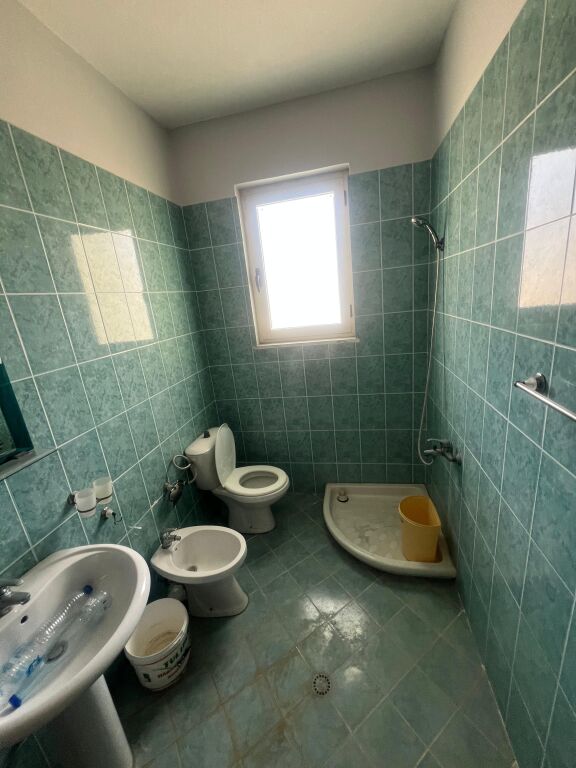 SHITET APARTAMENT 1+1 NE ZONEN E SHKEMBIT KAVAJES