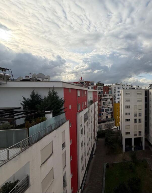 Apartament me verande per shitje tek Nobis, prane Liqenit te Tiranes 1,090,000 € Sip. Totale  209m2