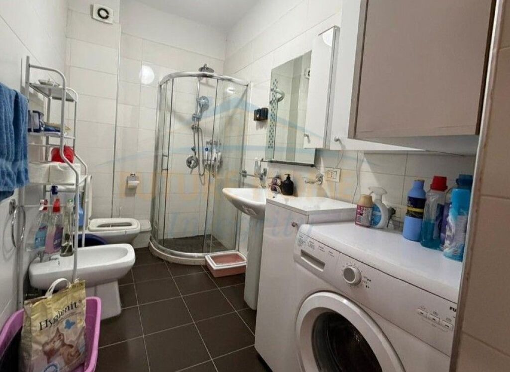 Shitet, Apartament 1+1, Unaza e Re, Tiranë.