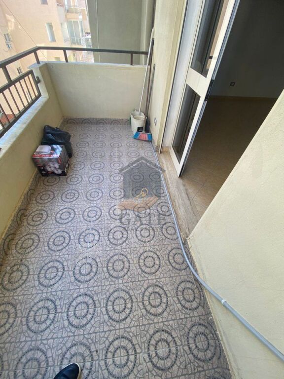 Jepet me qira apartament 2+1 + Post parkimi