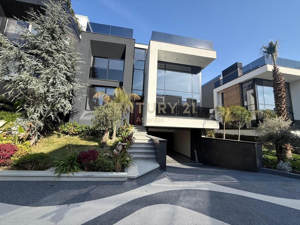 VILE LUKSOZE NE SHITJE, GOLEM!