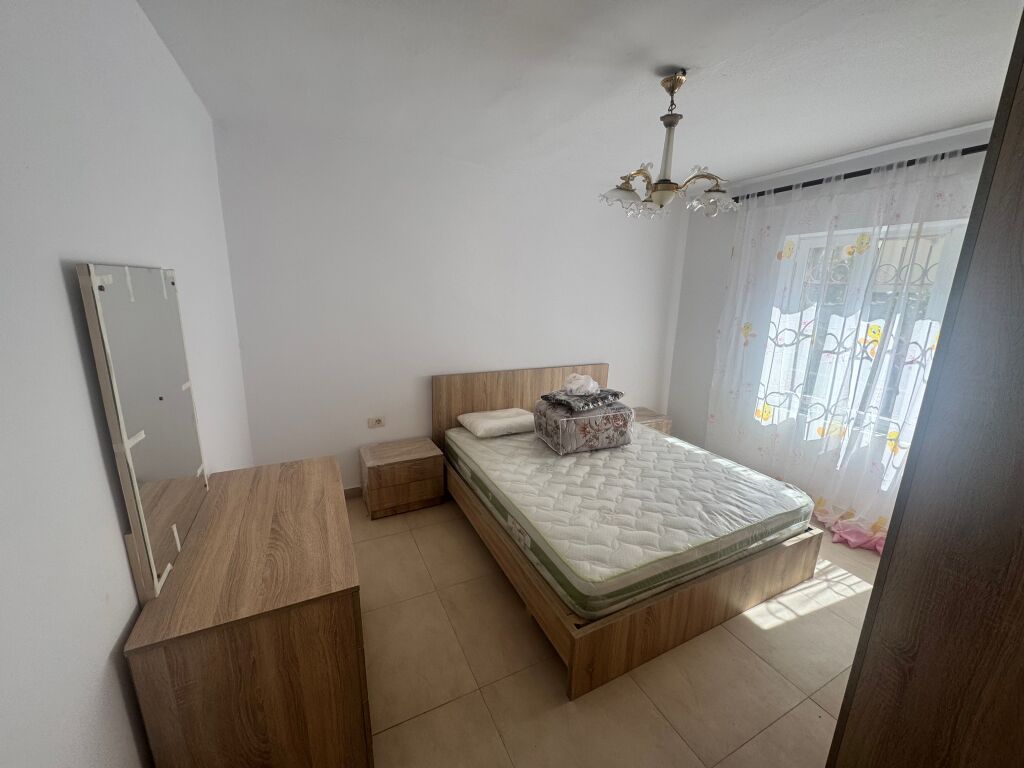 Vendesi in vendita 1+1 di fronte alla nuova maternità, vicino alla Pasticceria Tito