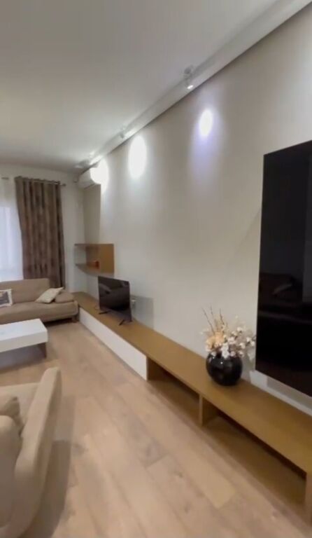 Shitet 1+1,Kopshti Botanik