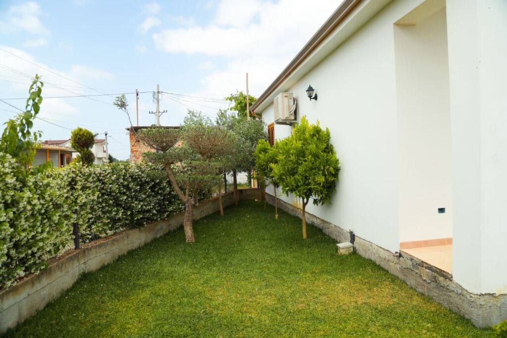 SHITET SHTËPI PRIVATE NË VADARDHE ,SUKTH-DURRES!
