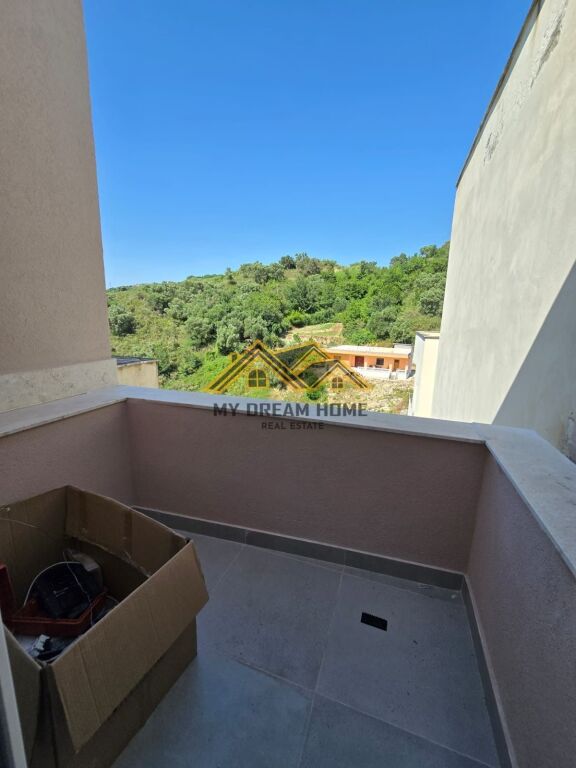 SHITET APARTAMENT ME PAMJE NGA DETI TEK SHKEMBI KAVAJES!