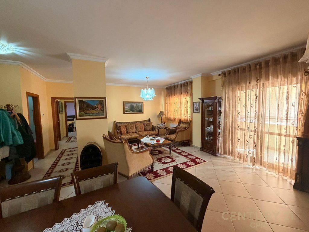 SHESIM APARTAMENT 2+1+2 TEK KOMUNA E PARISIT!