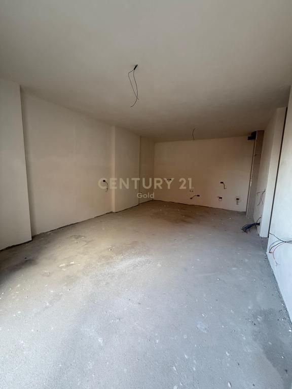 VENDESI APPARTAMENTO 3+1+2+POSTO AUTO AL METROPOLITAN RESIDENCE A KAMEZ! (SIMA COM)