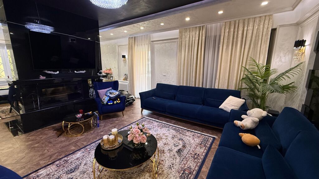 📍In Affitto SUPER Appartamento 2+1 con ampi spazi, situato in una delle residenze più esclusive di Tirana nel Complesso Delijorgji.