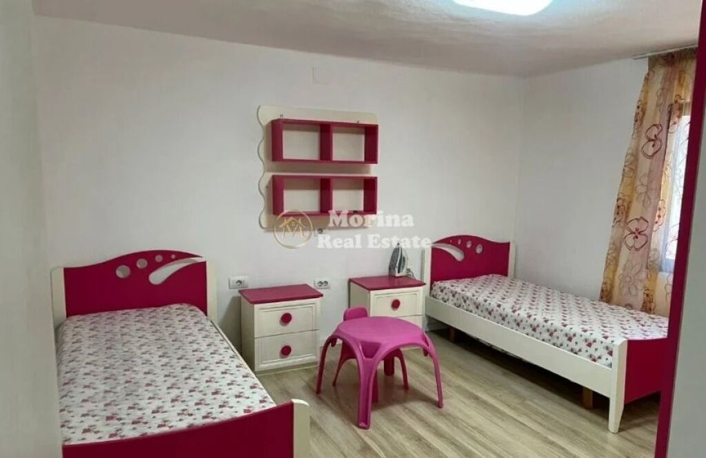 Qera | Shtëpi private 2 + 1 | Rruga 5 Maji | 450 €/muaj