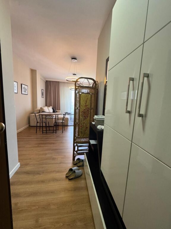 Apartament 1+1, Eleonora!