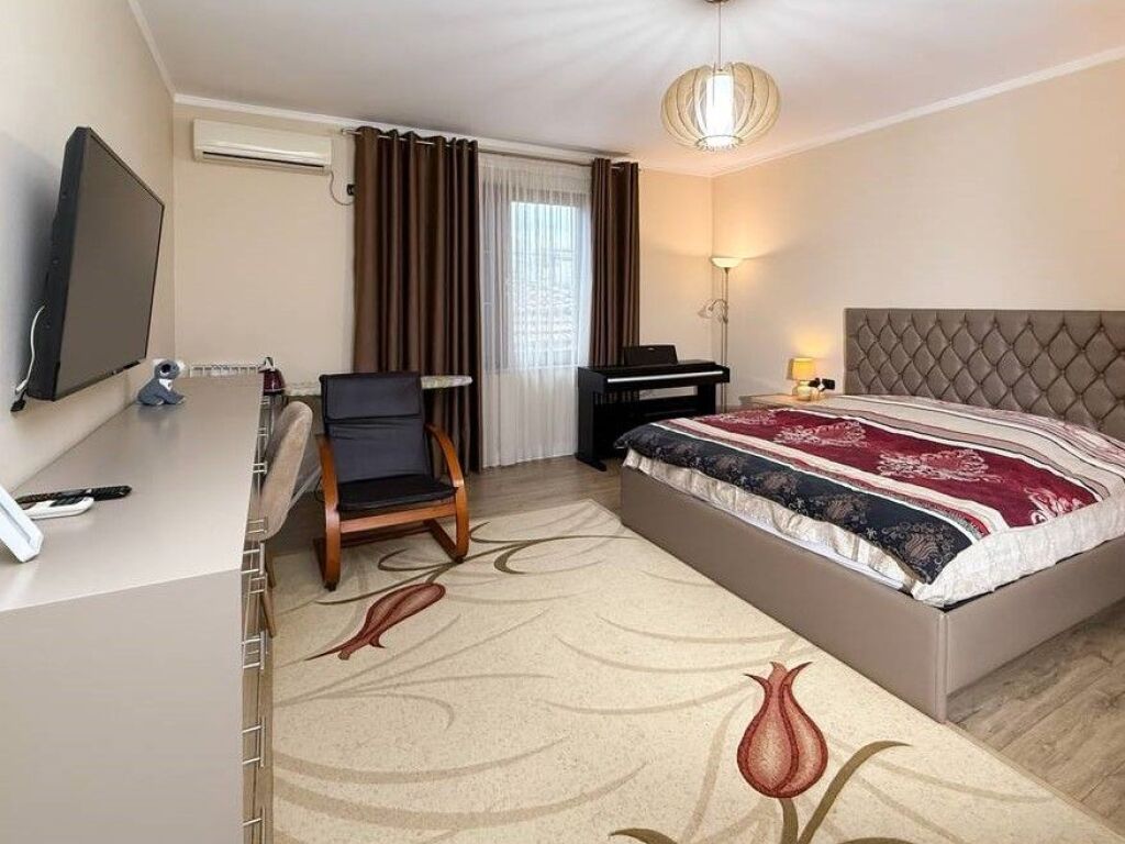 In vendita, villa su 4 piani, Scuola Rossa, Tirana.