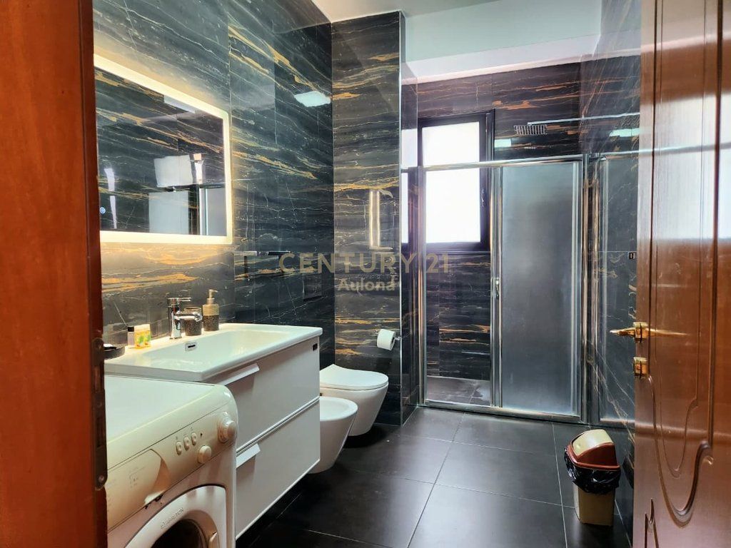 Appartamento 1+1 con Vista Mare in Lungomare 1, Vlora