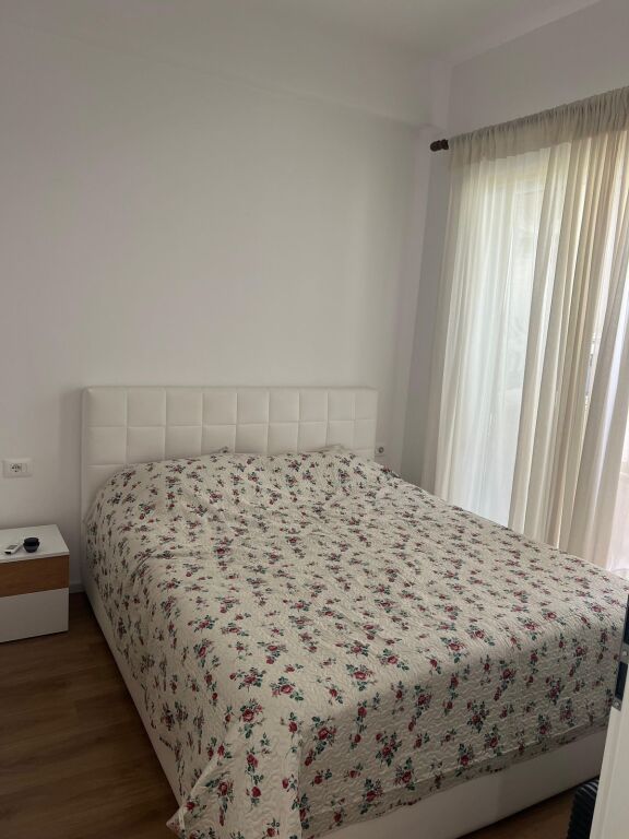 APARTAMENT 1+1 ME QERA TE KADIU NE ALI DEM