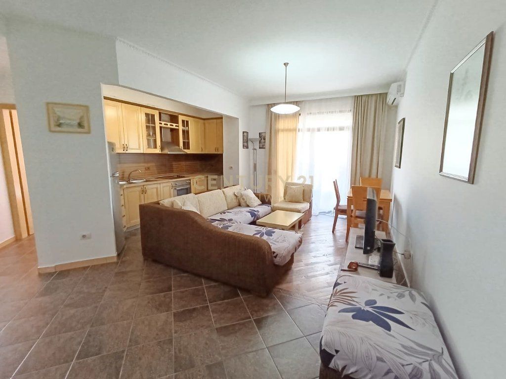 APARTAMENT ME QIRA 2+1 TEK RRUGA E ELBASANIT !