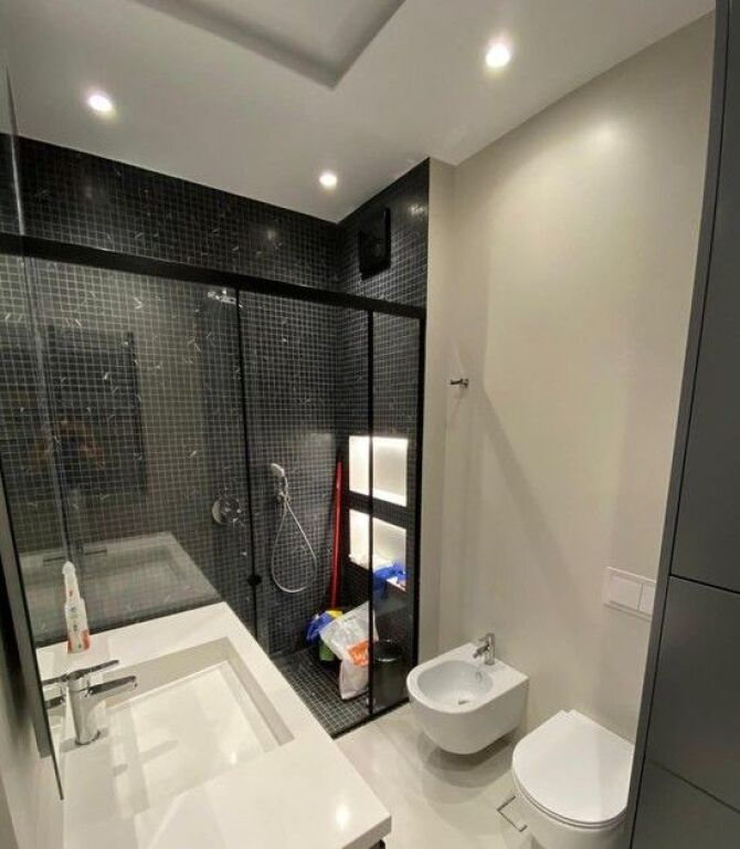 JAPIM ME QIRA APARTAMENT 1+1, TEK TIRANA GARDEN BUILDING NE RRUGEN E KAVAJES!