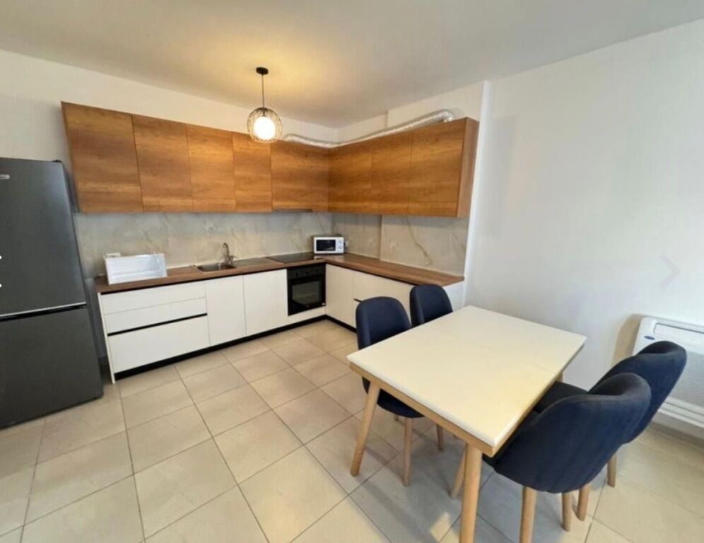 Appartamento 2+1+parcheggio in affitto presso la Residenza "Kodra e Diellit"