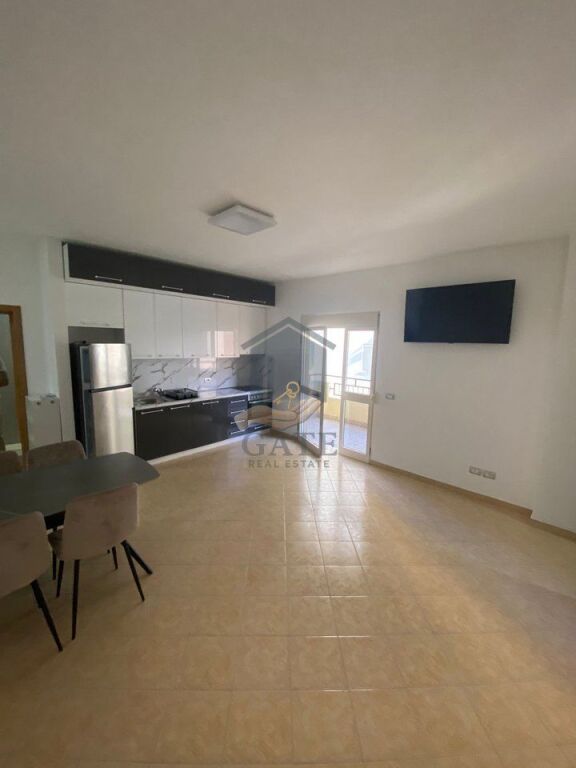 Jepet me qira apartament 2+1 + Post parkimi