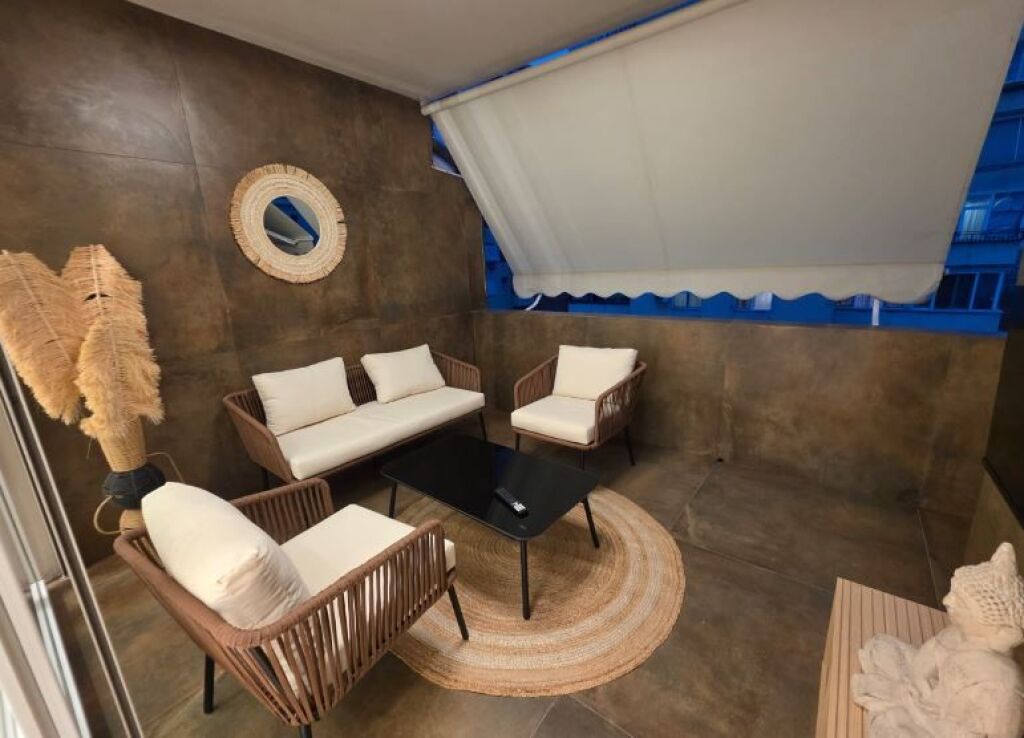 📌Appartamento moderno in vendita 2+1 con veranda – vicino all'ex Esposizione!