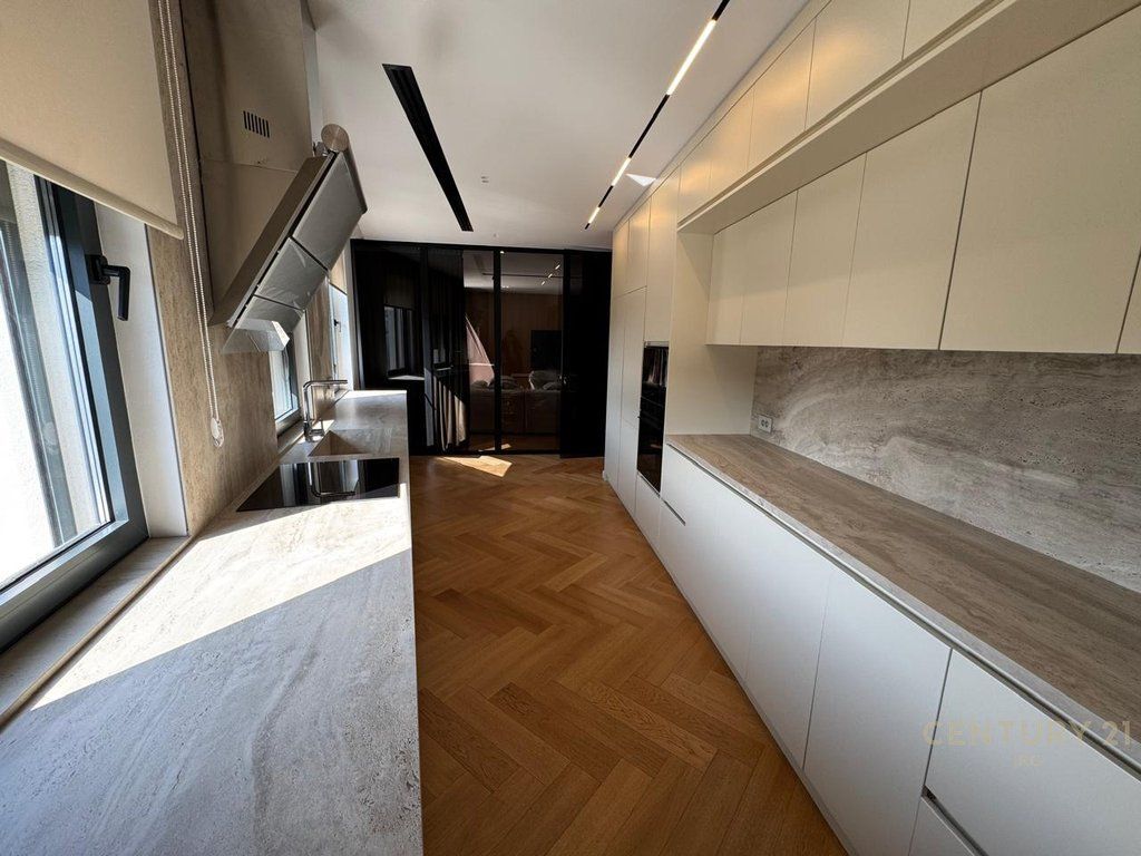 Appartamento di lusso 2+1 in affitto con una superficie di 239 m², presso il Lago Asciutto.