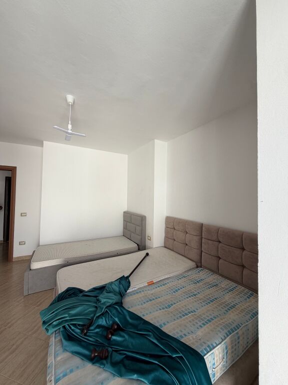 Shitet super apartament 1+1 pranë detit në zonën e Malit të Robit, në Golem. 🌊