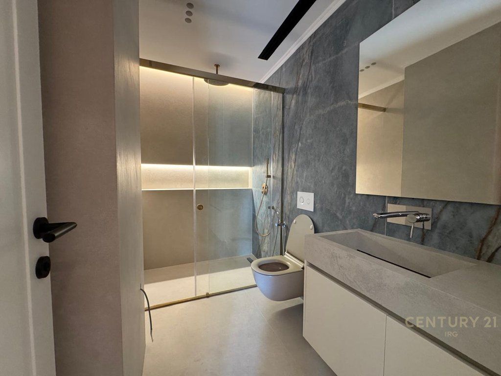 Appartamento di lusso 2+1 in affitto con una superficie di 239 m², presso il Lago Asciutto.