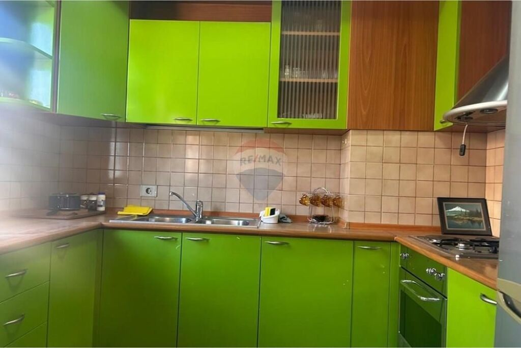 Apartament 1+1 me qera , prane Alpet