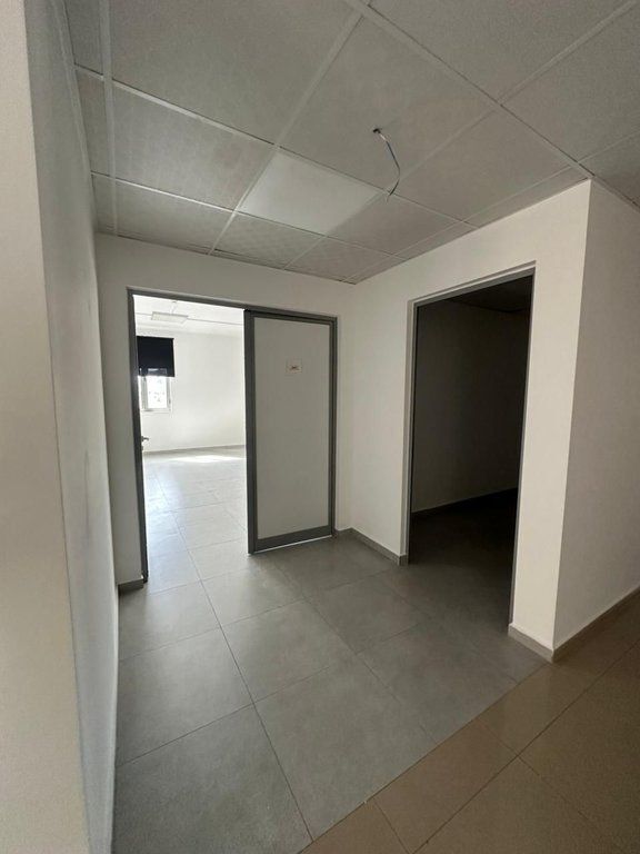 Qera, Godine 4-Kateshe, Rruga e Kavajes, Tirane.