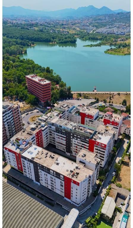 VENDESI APPARTAMENTO 3+1+2 CON POSTO AUTO PRESSO IL COMPLESSO NOBIS