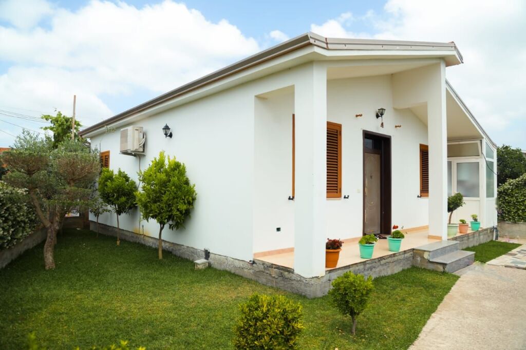 SHITET SHTËPI PRIVATE NË VADARDHE ,SUKTH-DURRES!
