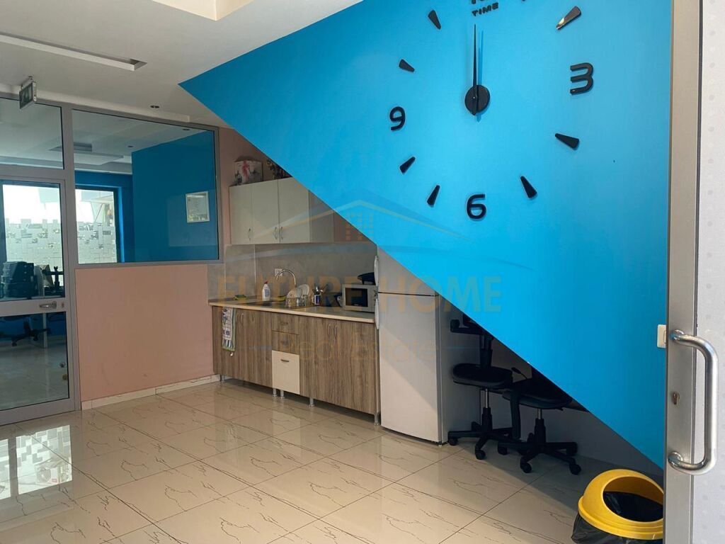 Qira, Ambient për Zyra, Selvia,Tirane.