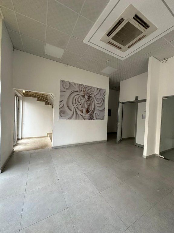 For rent, 4-Storey Building, Kavaja Street, Tirana.