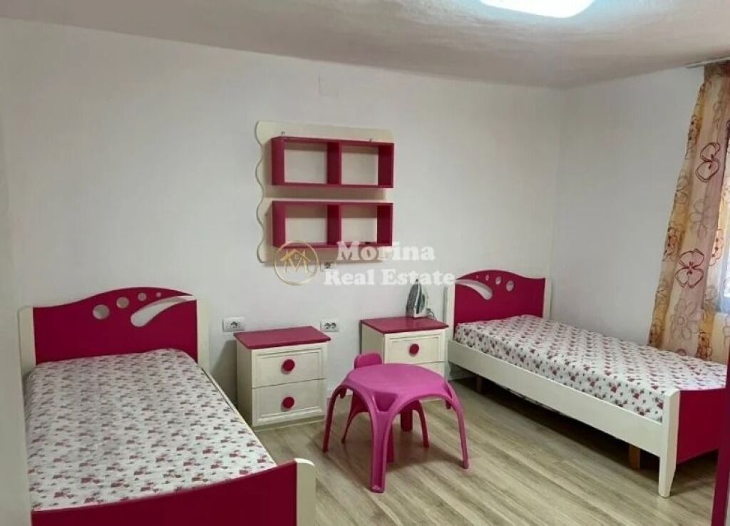 Qera | Shtëpi private 2 + 1 | Rruga 5 Maji | 450 €/muaj