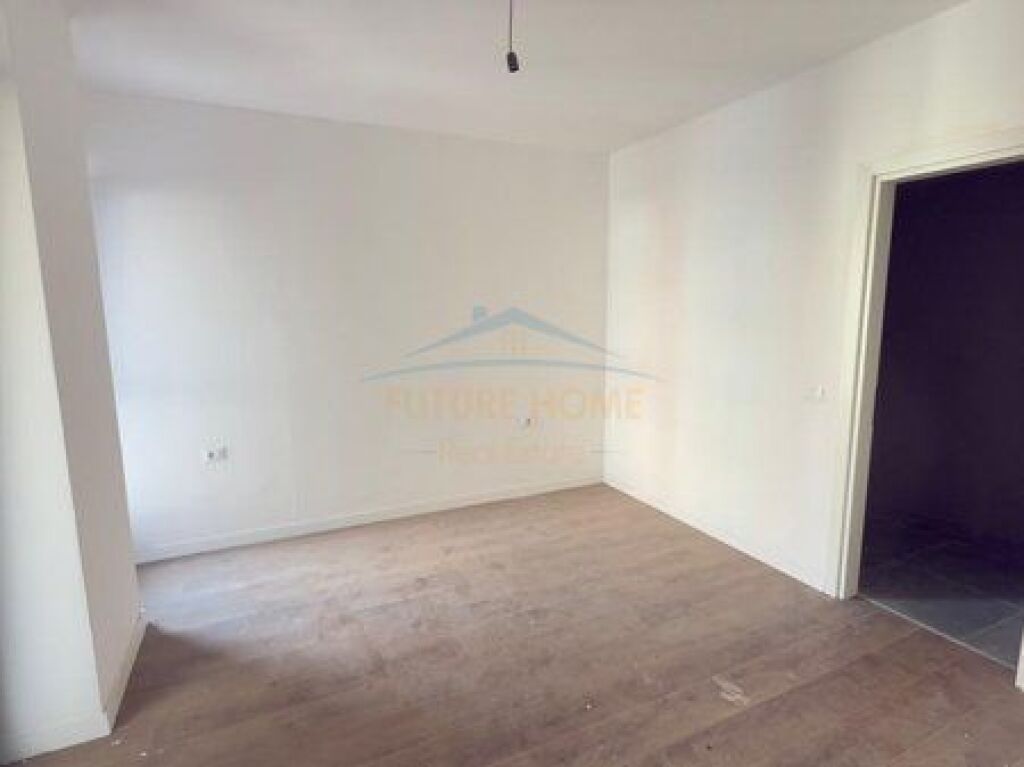 For sale, Apartment 2+1+2, Commune of Paris, Tirana Empire66250