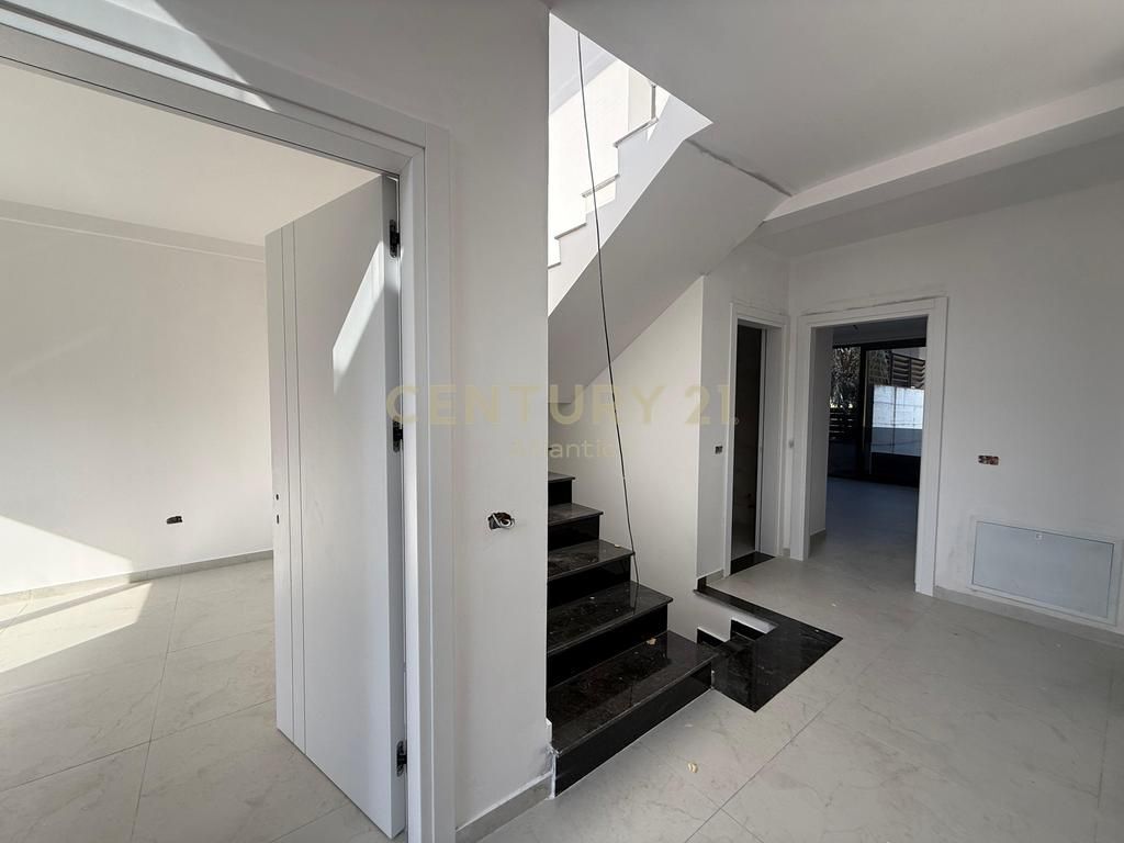 VILE LUKSOZE NE SHITJE, GOLEM!