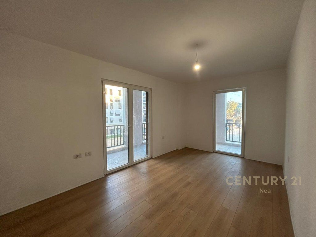 APARTAMENT 2+1+POST PARKIMI ME QIRA NE KOMBINAT