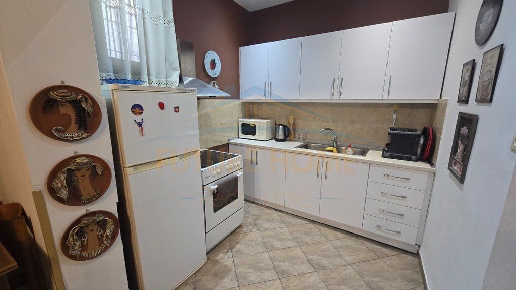 Qira, Shtëpi Private, Pazari i Ri, Tiranë