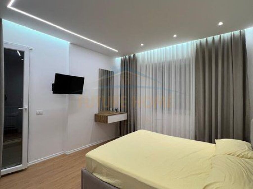 In vendita, Appartamento 2+1, Complesso Univers City, Tirana.