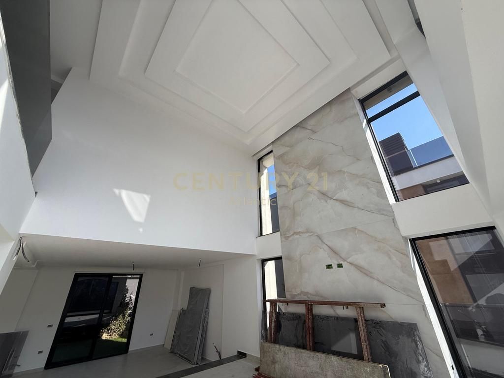 VILE LUKSOZE NE SHITJE, GOLEM!