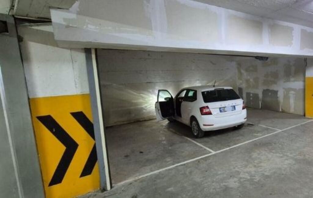 3 parking spaces for sale – ideal investment opportunity