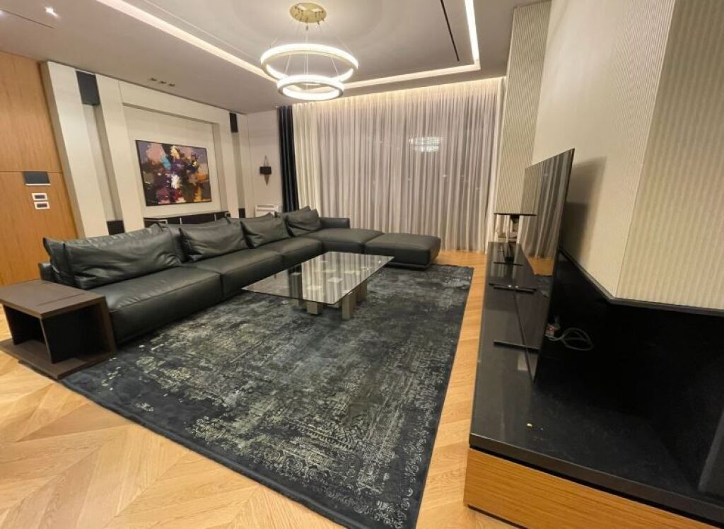 📌Luxury 3-Storey Villa for Sale – Mandarin Residence