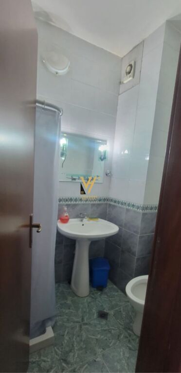 JEPET APARTAMENT 2+1+2+BLK ME QERA NE BLLOK 90.000 LEKE