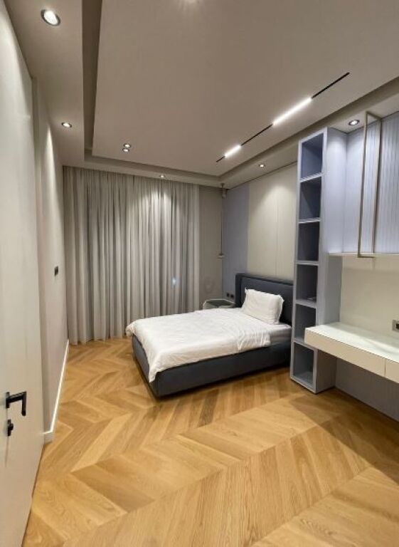 📌Luxury 3-Storey Villa for Sale – Mandarin Residence