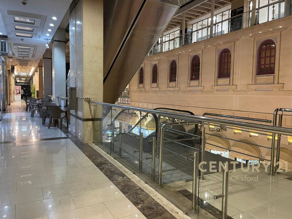 AT BARRICADES ROAD, GALERIA CENTER WE SELL UNIT