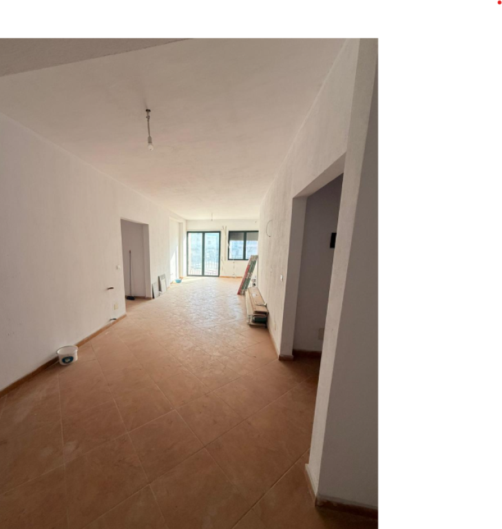 🏡 Apartament 2+1 për Shitje – Tek Mbikalimi i Kristalit (pranë Hotel Queen)  