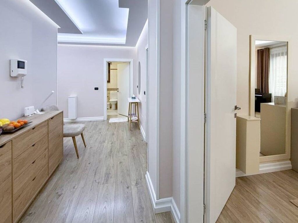 In vendita, villa su 4 piani, Scuola Rossa, Tirana.