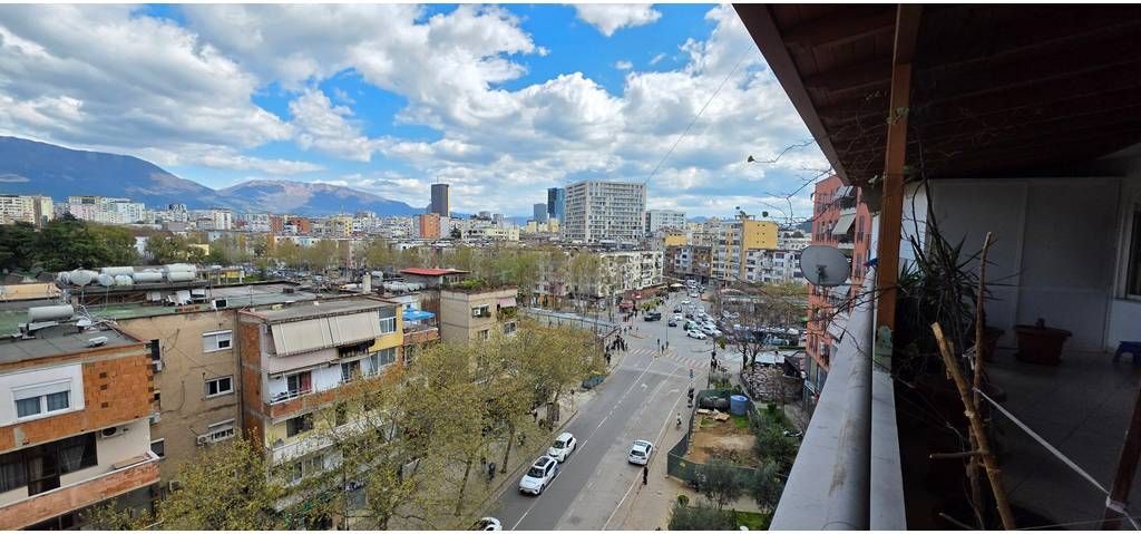 NË HYRJE DON BOSKO – PRANË ZOGUT TË ZI! SUPER APARTAMENT 2+1+2 ME VERANDË|26 m² | PËR SHITJE! (VIDEO)