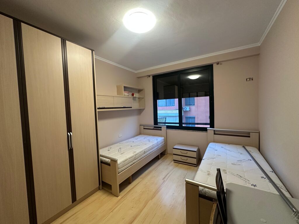 Apartament me qera - 21 Dhjetori