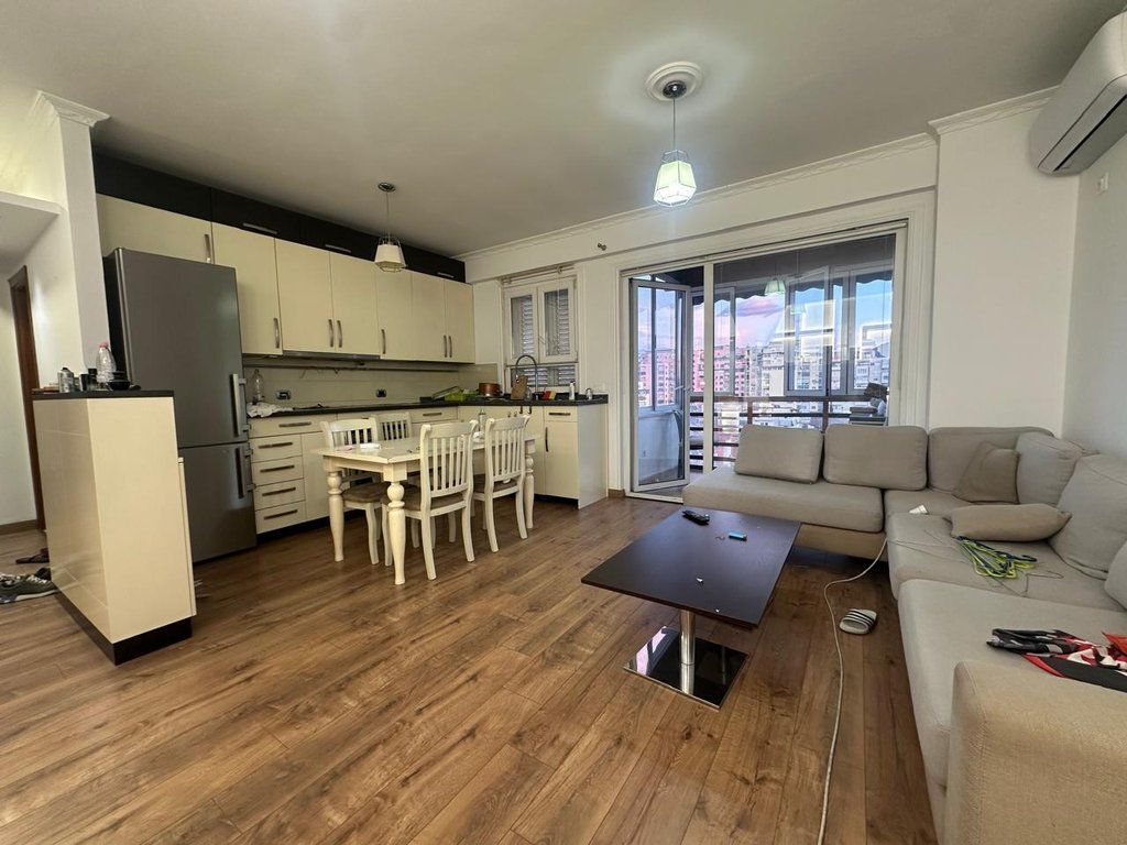 Appartamento 2+1+2 in affitto vicino a Globi, con una superficie di 90 m²