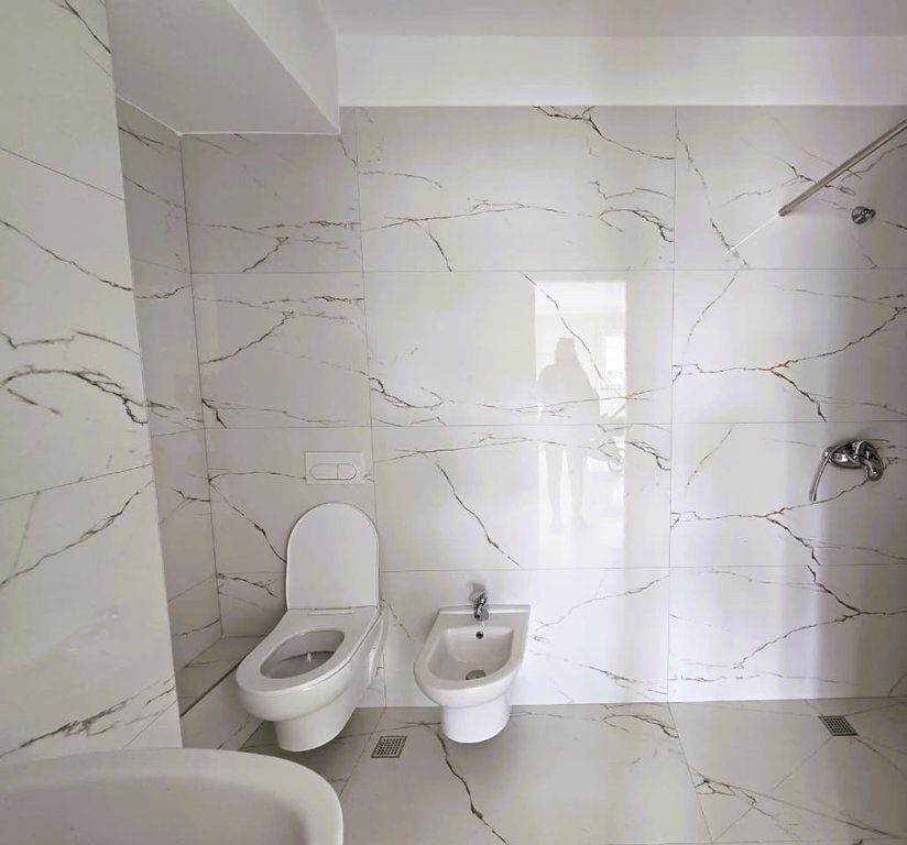 APARTAMENT 2+1 BOSH PER QIRA TE 'DONIKA CENTER'!