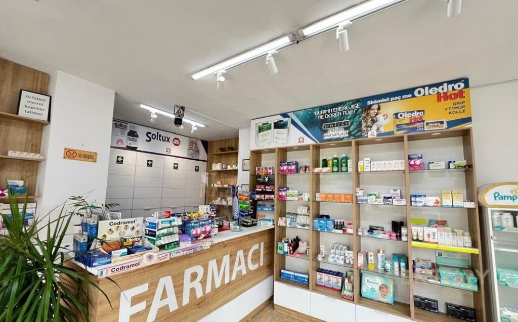 Biznes ne shitje ( Farmaci) tek Komuna e Parisit